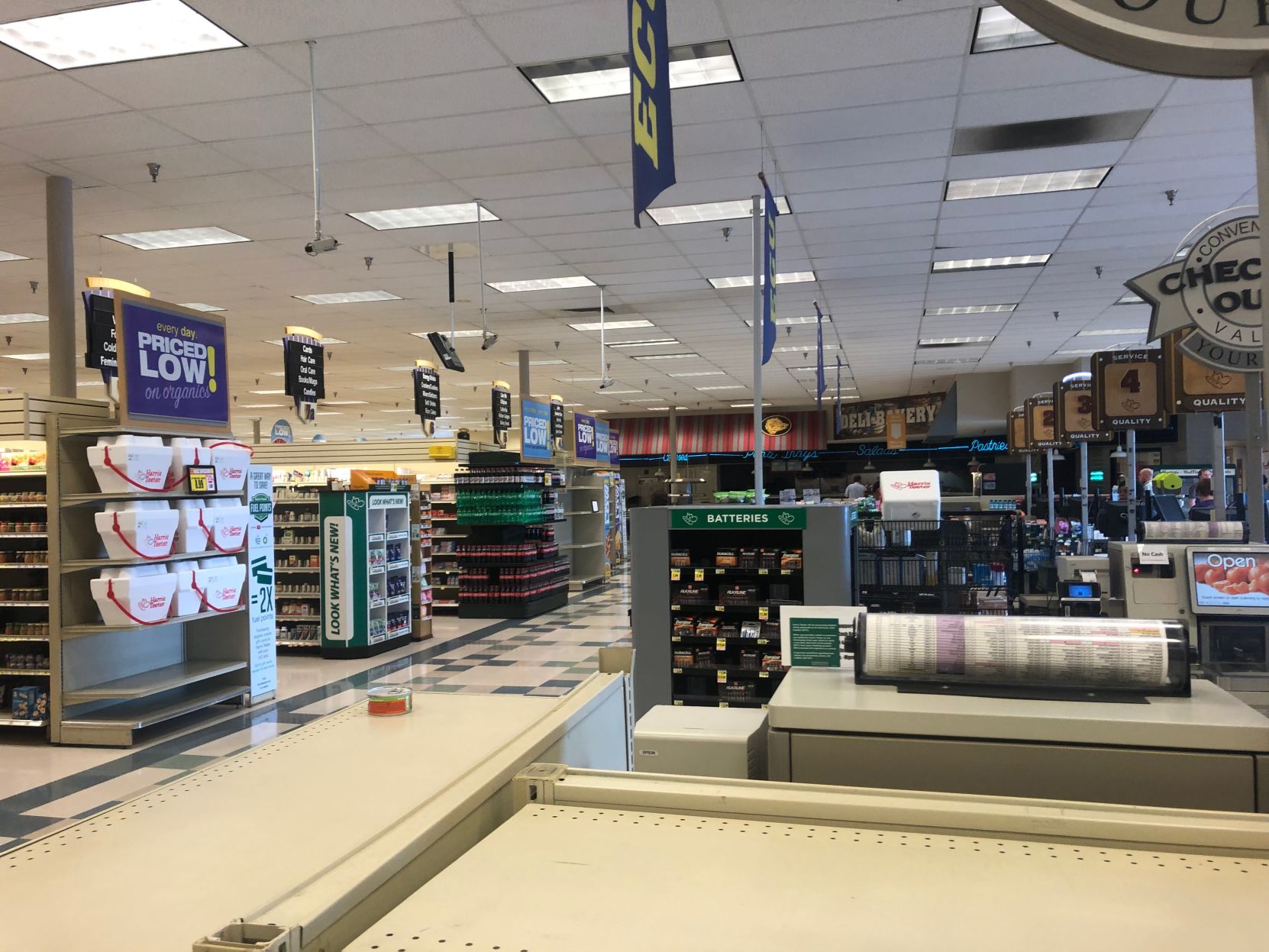 Harris Teeter inside